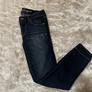 Woman’s American Eagle Dark Wash Skinny Jeans size 2 short. In great condition